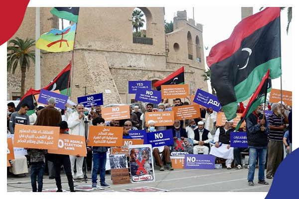 بتهديد السلاح.. حفتر يمهد لتزوير الانتخابات الليبية في الجنوب والشرق