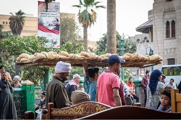 الأزمة الاقتصادية  تفتك بالمواطن المصري