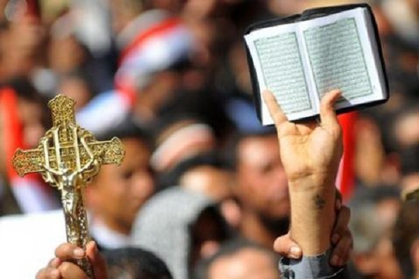 كرر إساءاته للنبي محمد.. قس متطرف يثير غضباً واسعاً في مصر 