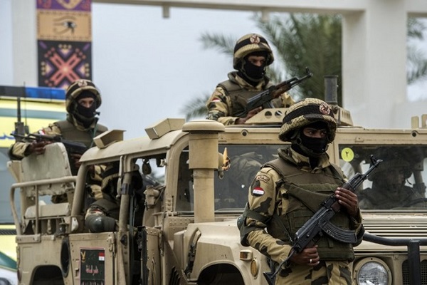 محمد زكي.. وزير دفاع مصري متورط في دماء الشعب ويتاجر باحتياجاته