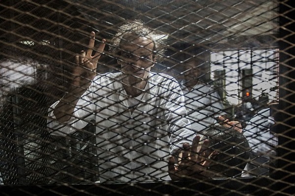 “العفو الدولية” تطالب مصر بالإفراج عن آلاف المعتقلين السياسيين