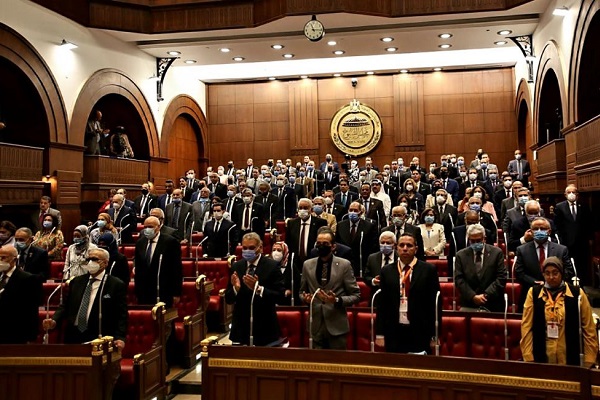 بعد إقرار قانون فصل الإخوان .. وزير الأوقاف يعترف بفصل  12 ألف إمام ومنعهم من صعود المنابر